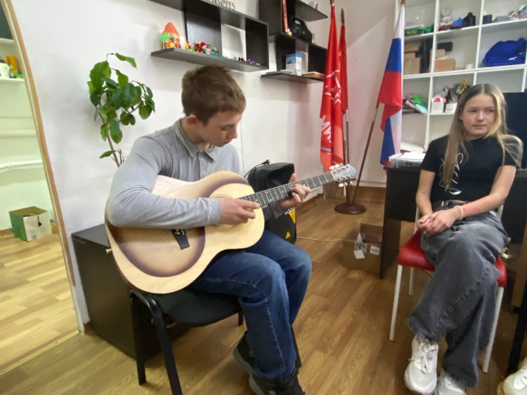 18 апреля на базе МБУ «Молодёжное движение» прошла замечательная сетевая акция Арт - Голос!.